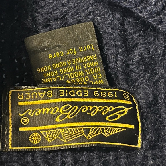 Vintage Eddie Bauer HandKnit 100% Wool Reindeer Snowflake Cardigan Navy L - Picture 7 of 7